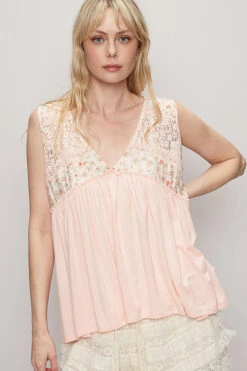 POL Lace Detail Frill Floral V-Neck Sleeveless Top