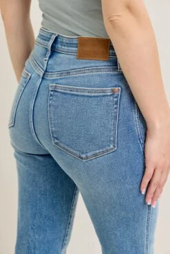 Judy Blue Full Size Hw Vintage Straight Jeans Plus Size -Little Loom Store 42540054d6f4415f8e10343e9cf8cd16 Max Origin