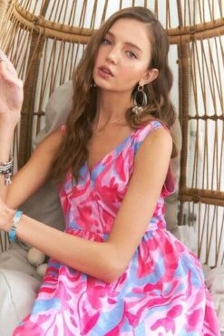 ADORA Abstract Floral V-Neck Maxi Dress -Little Loom Store a1240c3a 4d0c 4c80 a320 e4cb28e9d58a Min