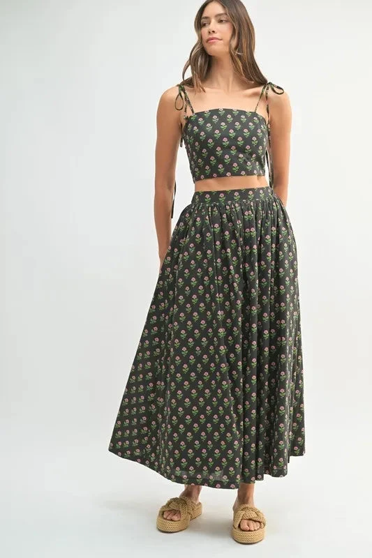 MABLE Floral Crop Top And Skirt Set 6 MABLE Floral Crop Top And Skirt Set - Image 4