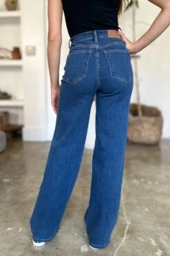 Judy Blue Full Size High Rise Straight Jeans 27 Judy Blue Full Size High Rise Straight Jeans -Little Loom Store faaabfe1 e9fd 4159 a530 efd4ec6a232b Max